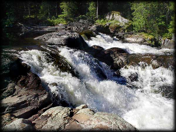 Quetico solo canoe trip ©Doug Clark